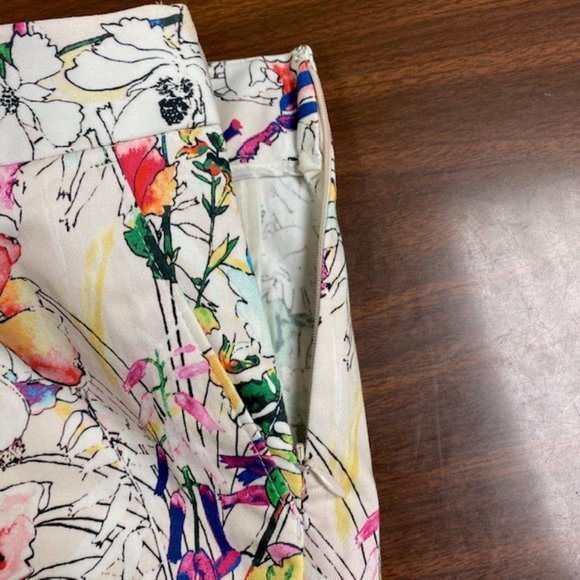 NWT Express Floral Abstract Shorts, Size 2 - Picture 9 of 11